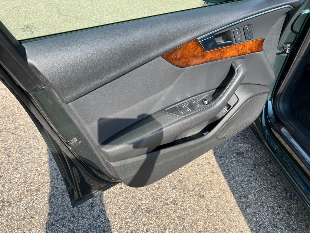 2017 Audi A4 Image 10