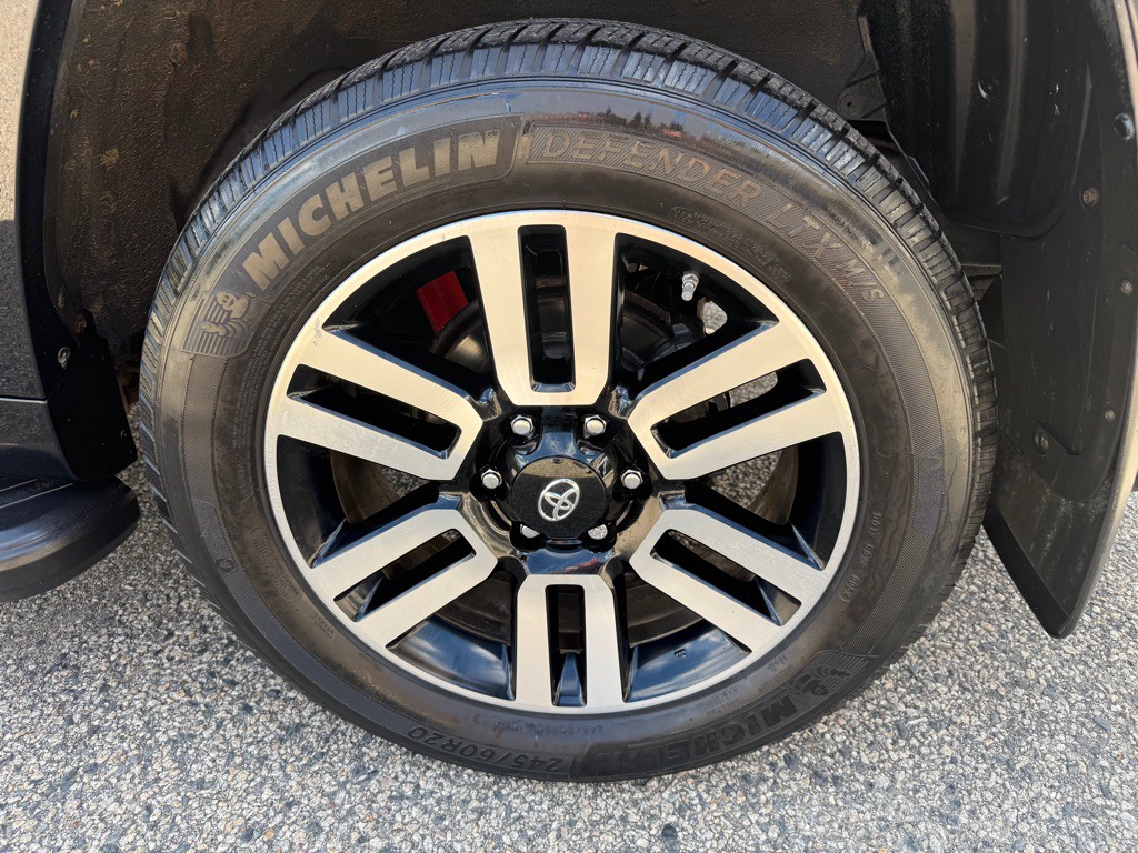 2016 Toyota 4Runner Image 9