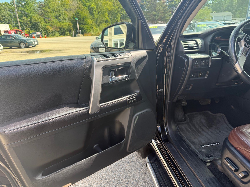 2016 Toyota 4Runner Image 13