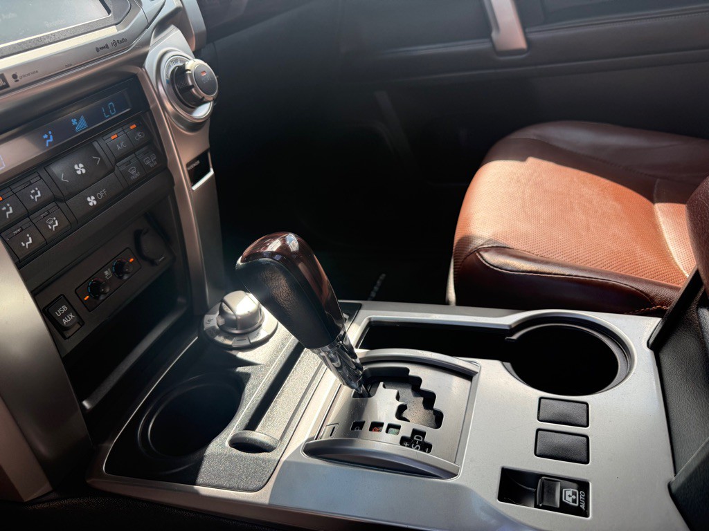 2016 Toyota 4Runner Image 18