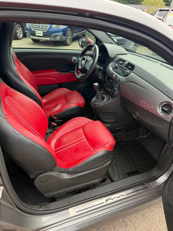 2012 FIAT 500 Image 10
