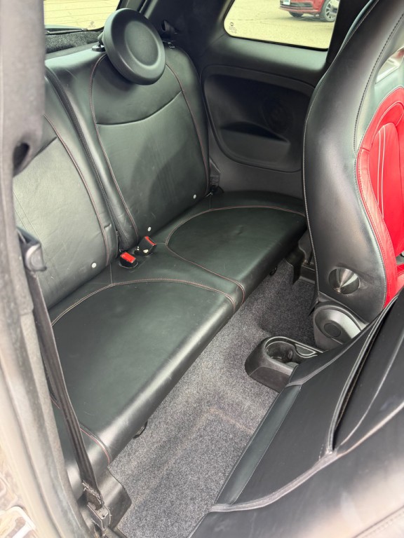 2012 FIAT 500 Image 11