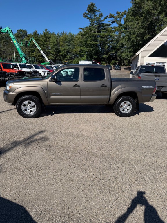 2013 Toyota Tacoma Image 2