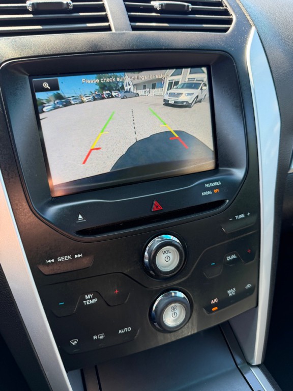 2015 Ford Explorer Image 16