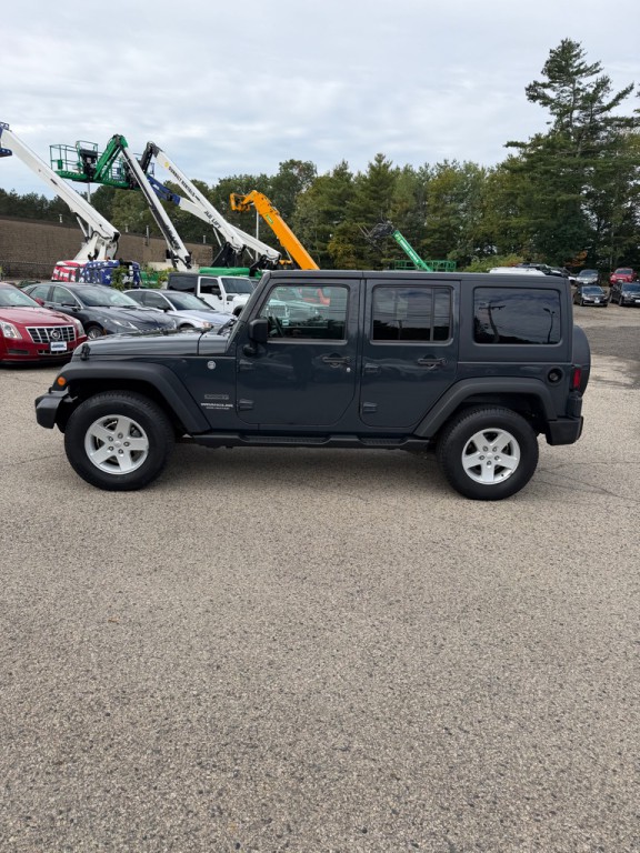 2017 Jeep Wrangler Unlimited Image 2