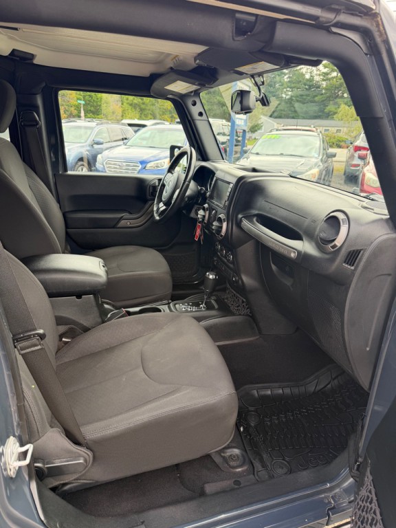 2017 Jeep Wrangler Unlimited Image 8