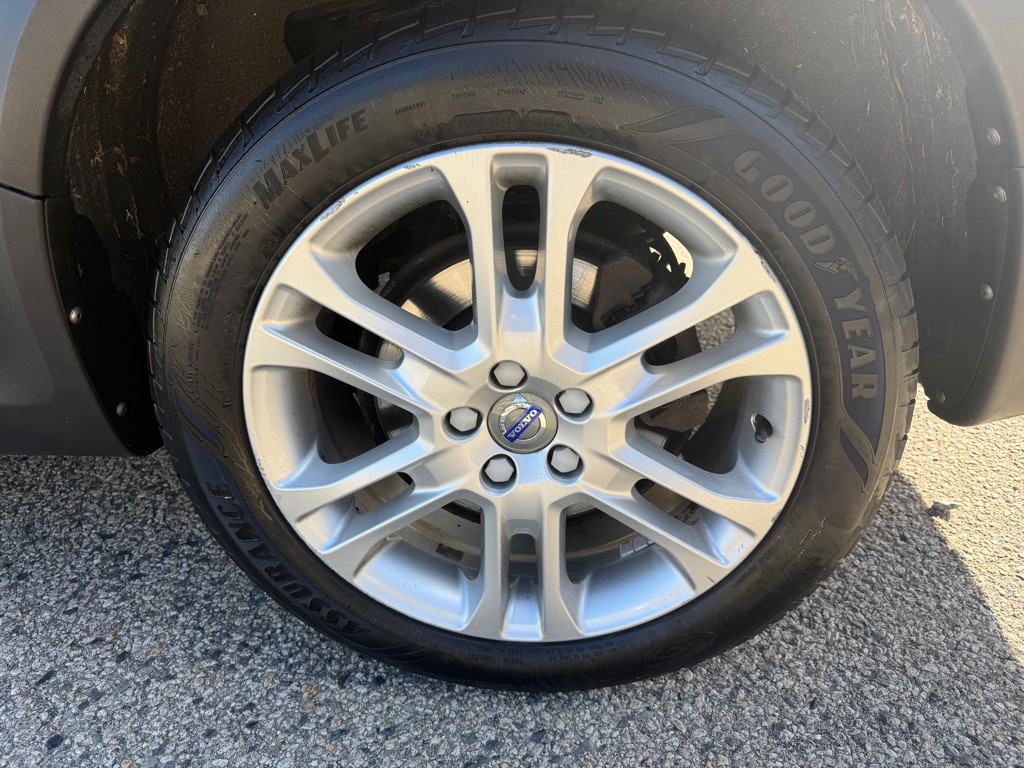 2016 Volvo XC70 Image 9