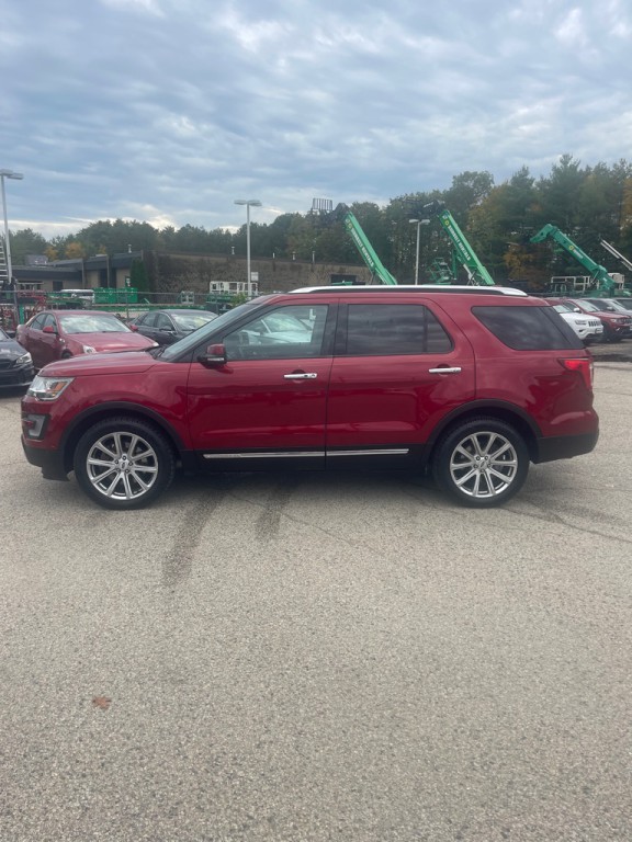 2017 Ford Explorer Image 2