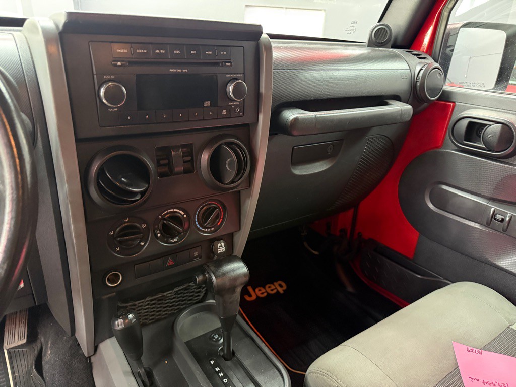 2009 Jeep Wrangler Image 10