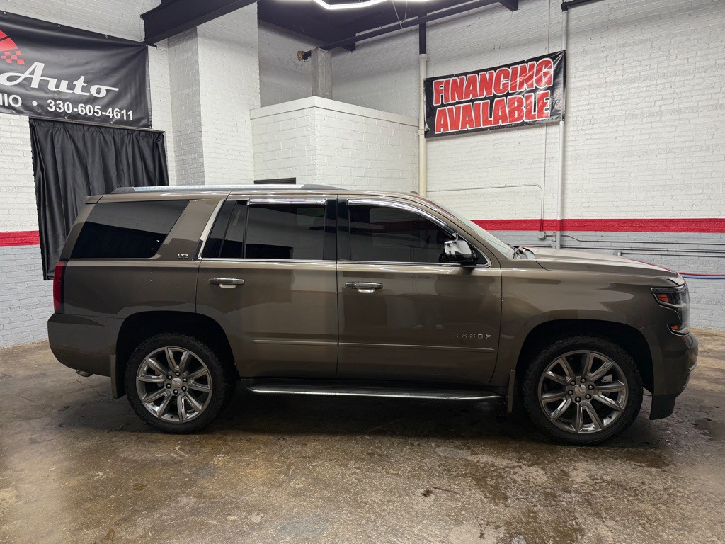 2015 Chevrolet Tahoe Image 2