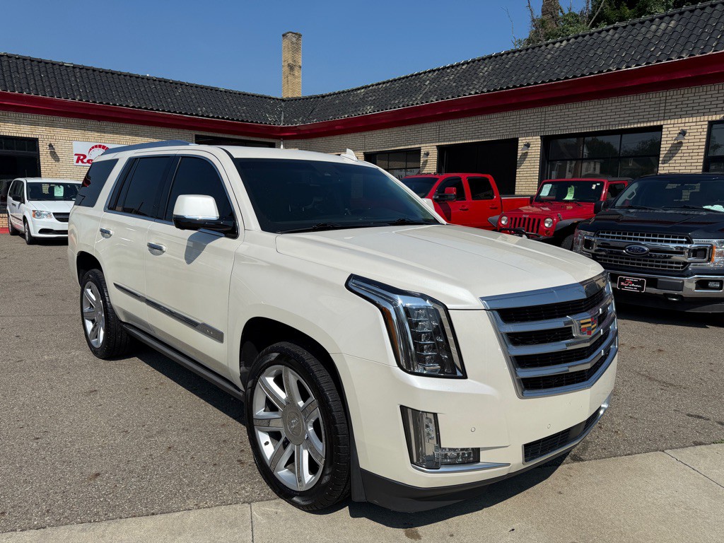 2015 Cadillac Escalade Image 2