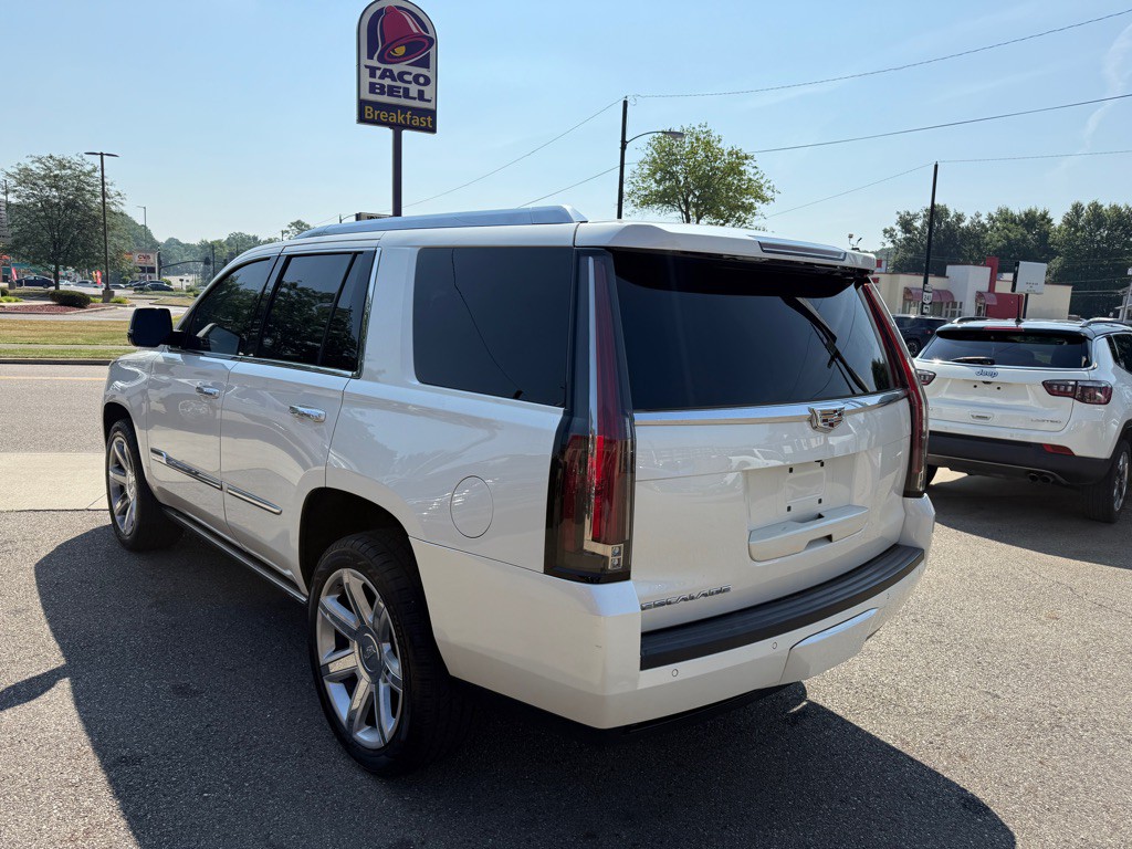 2015 Cadillac Escalade Image 4