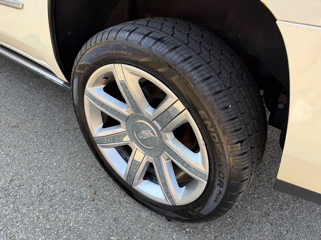 2015 Cadillac Escalade Image 7