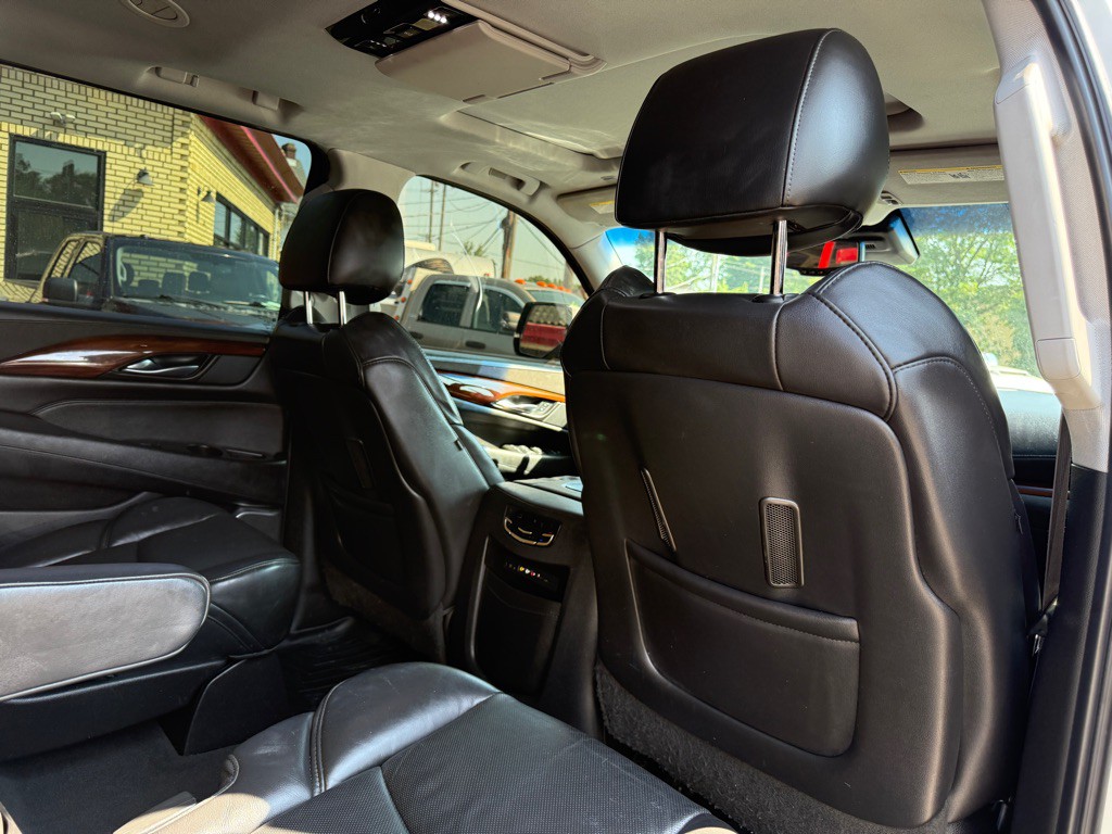 2015 Cadillac Escalade Image 10