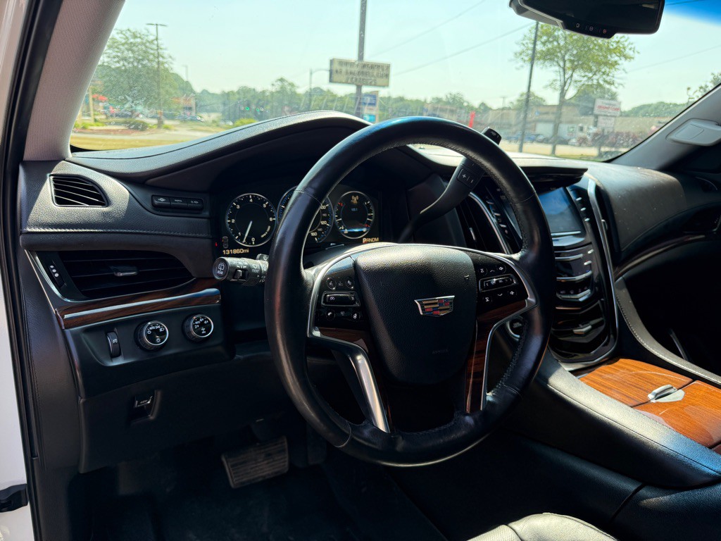 2015 Cadillac Escalade Image 18