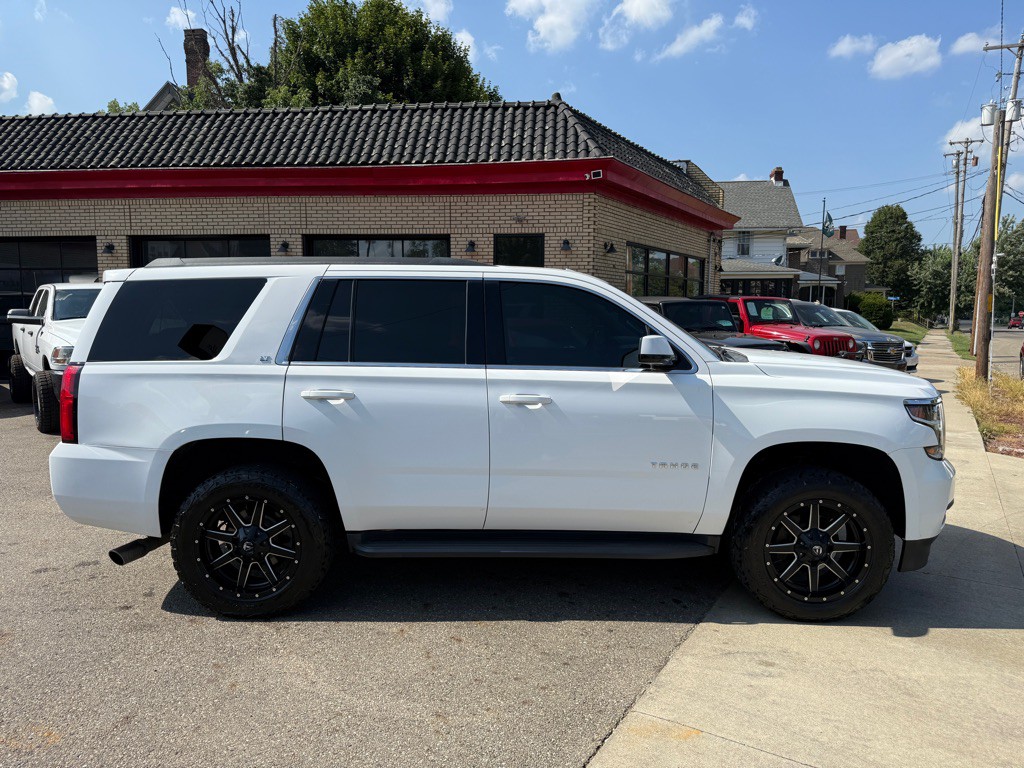 2017 Chevrolet Tahoe Image 3