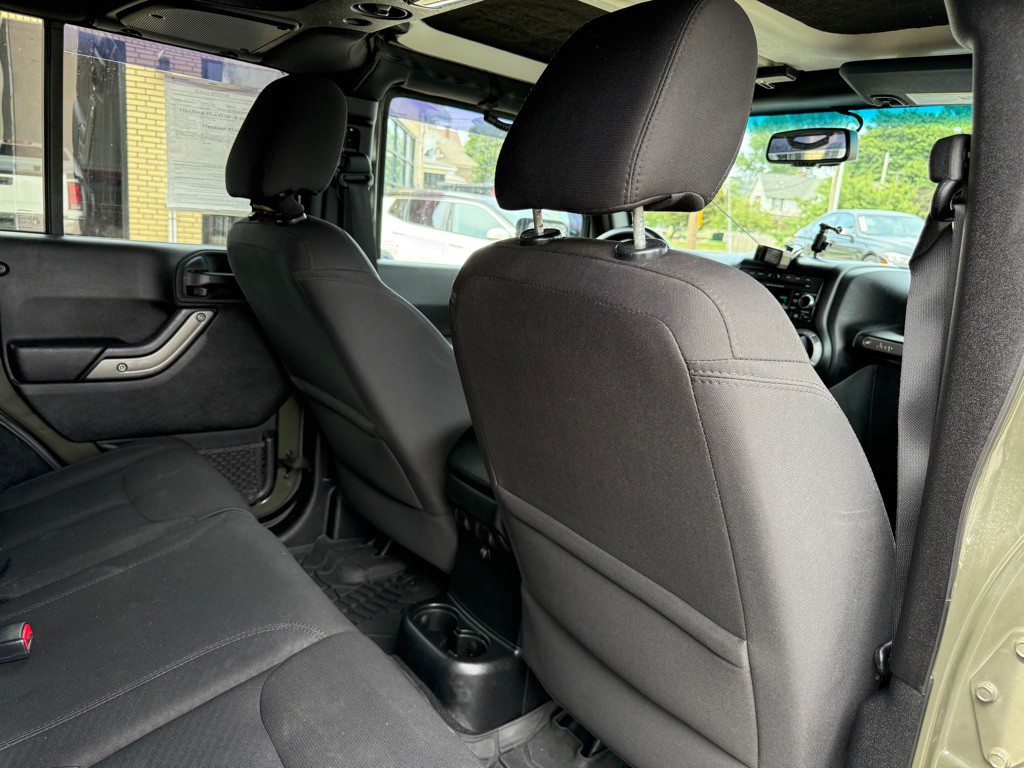 2015 Jeep Wrangler Unlimited Image 9
