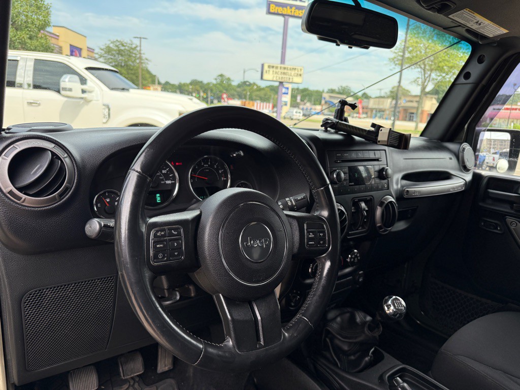 2015 Jeep Wrangler Unlimited Image 15