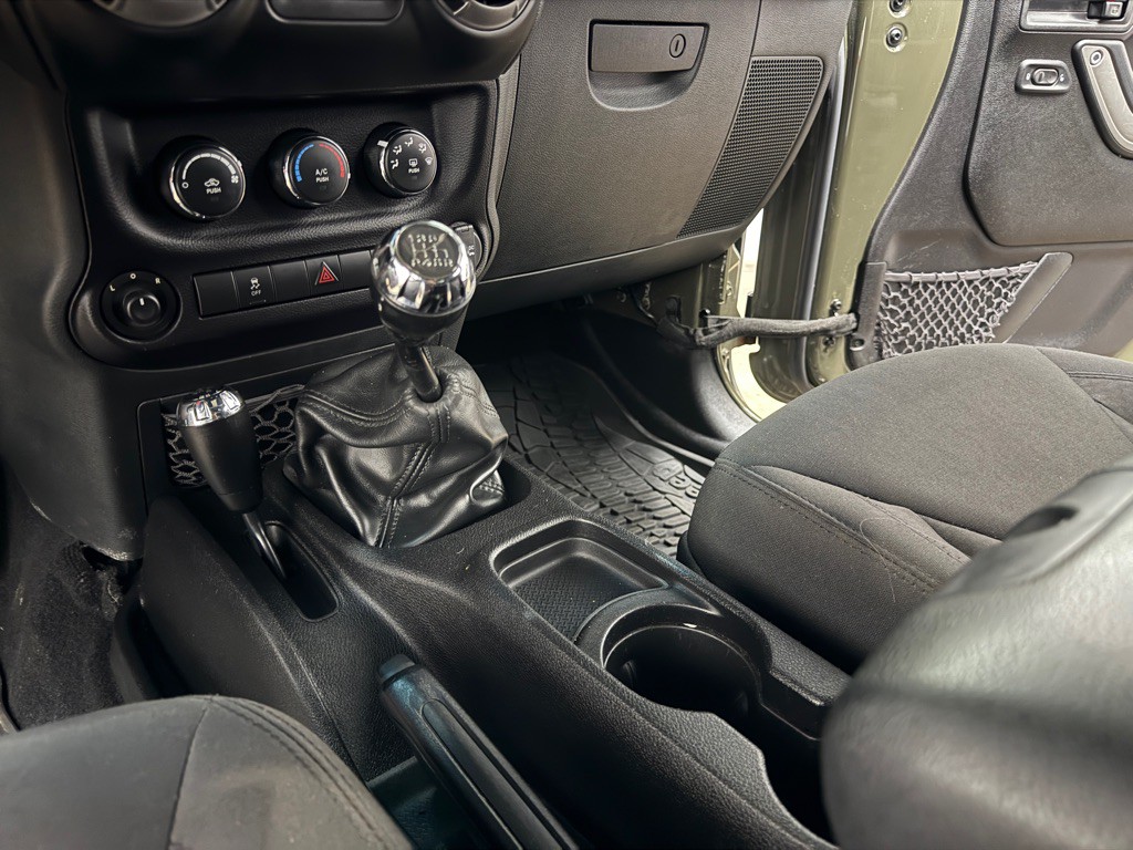 2015 Jeep Wrangler Unlimited Image 12