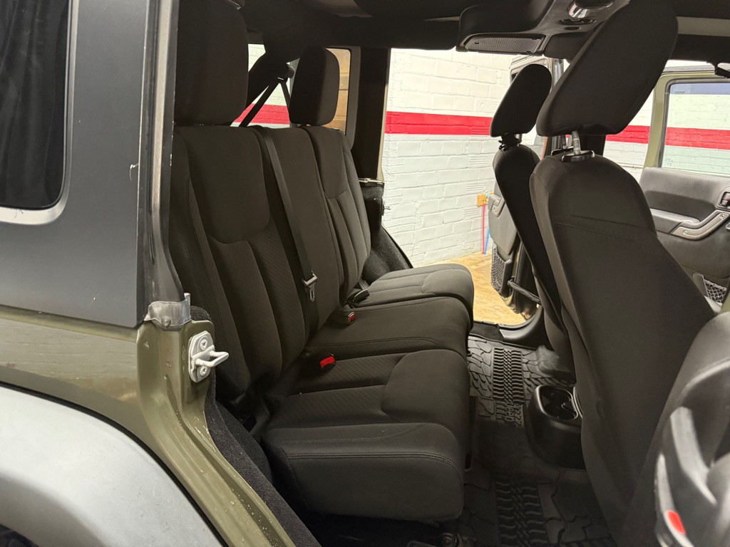 2015 Jeep Wrangler Unlimited Image 19