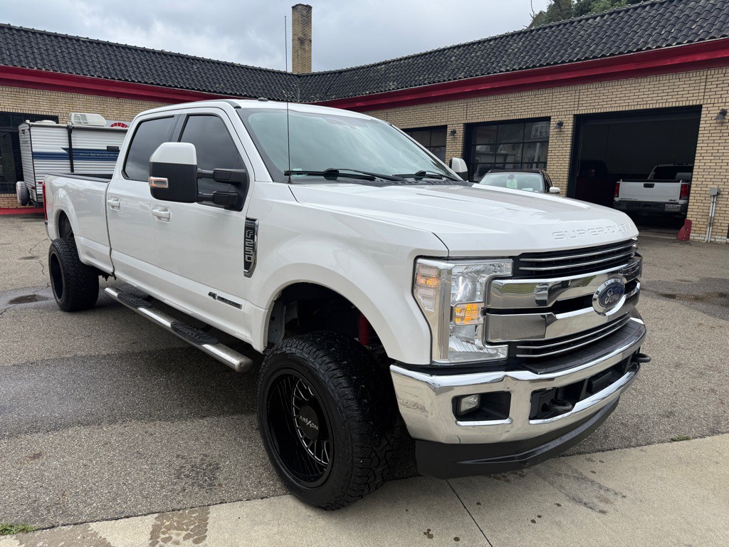 2017 Ford F-250 Image 2