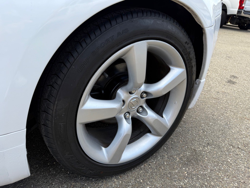 2004 Nissan 350Z Image 13
