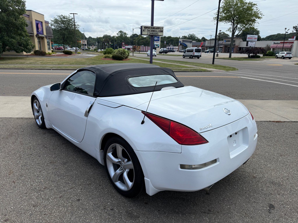 2004 Nissan 350Z Image 16