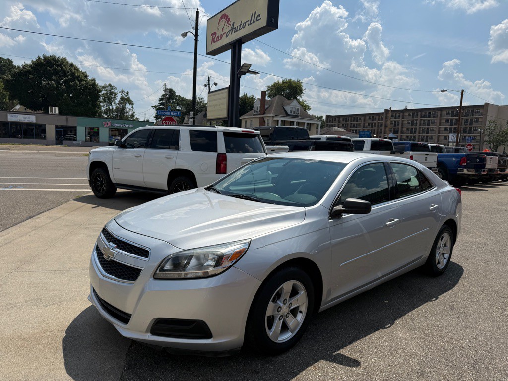 2013 Chevrolet Malibu Image 1
