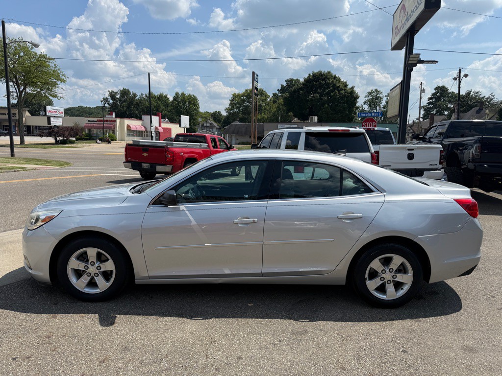 2013 Chevrolet Malibu Image 3
