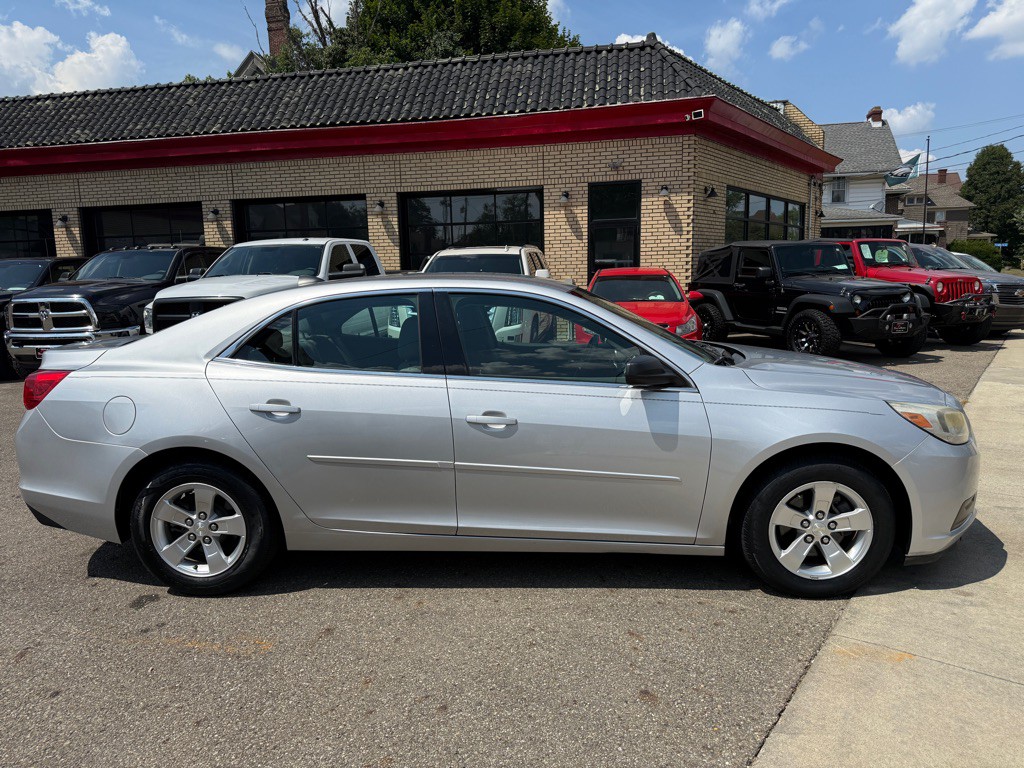 2013 Chevrolet Malibu Image 4
