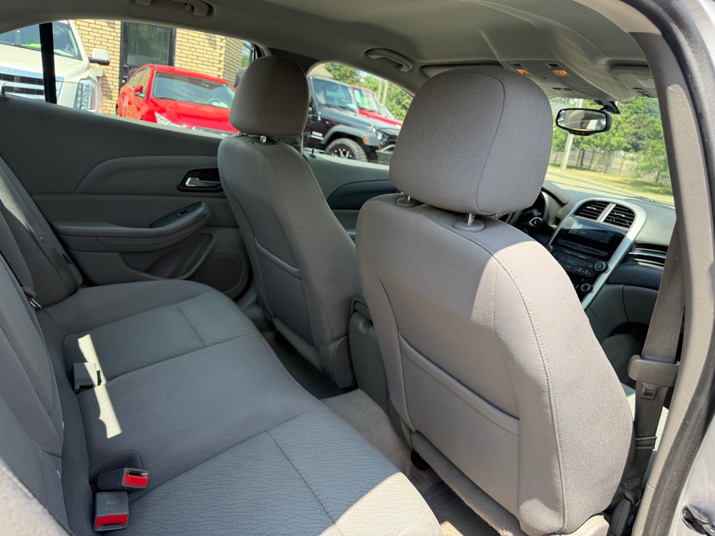 2013 Chevrolet Malibu Image 10