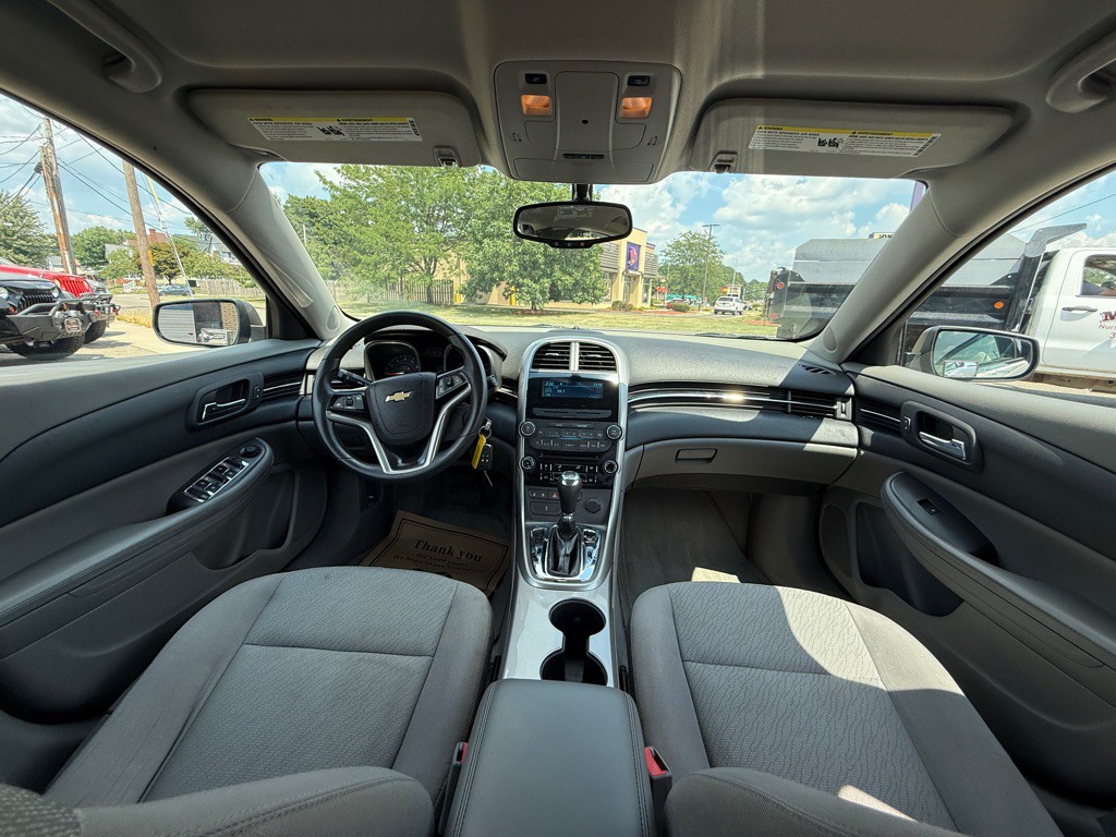 2013 Chevrolet Malibu Image 11