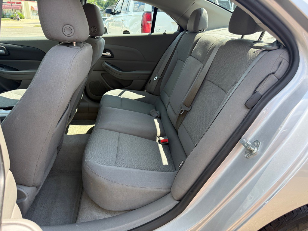 2013 Chevrolet Malibu Image 12