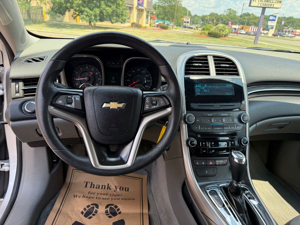 2013 Chevrolet Malibu Image 17