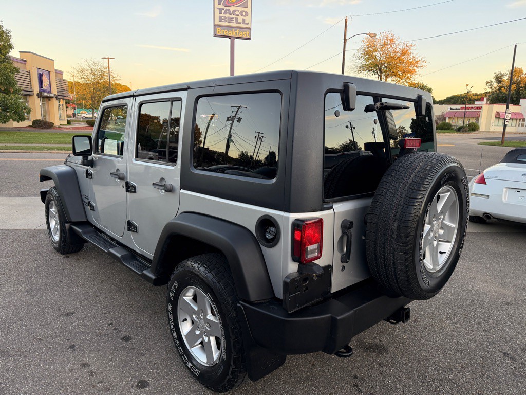 2012 Jeep Wrangler Unlimited Image 3