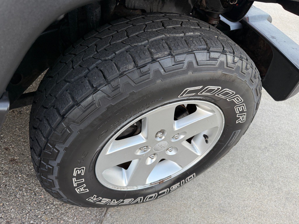 2012 Jeep Wrangler Unlimited Image 7