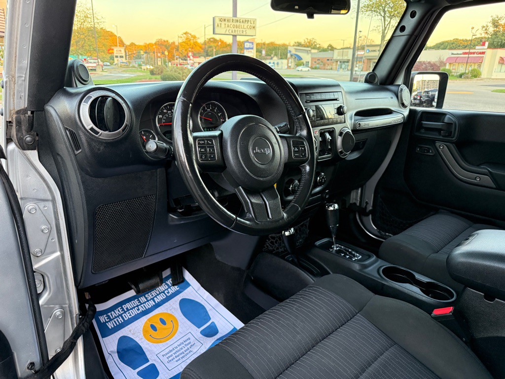 2012 Jeep Wrangler Unlimited Image 14
