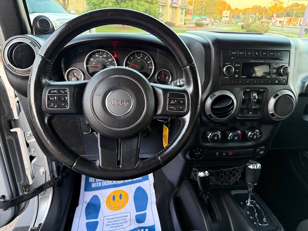2012 Jeep Wrangler Unlimited Image 17