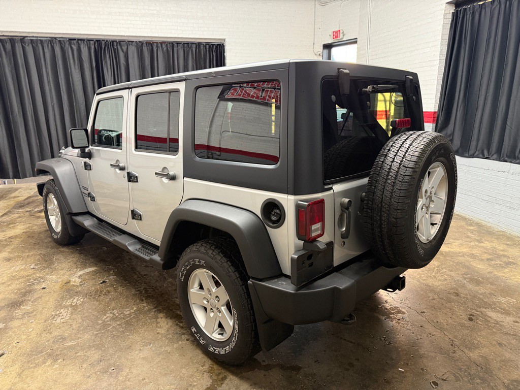 2012 Jeep Wrangler Unlimited Image 3