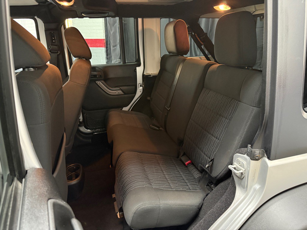 2012 Jeep Wrangler Unlimited Image 8