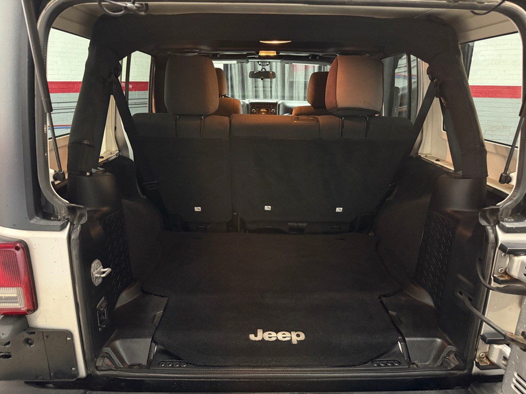 2012 Jeep Wrangler Unlimited Image 9