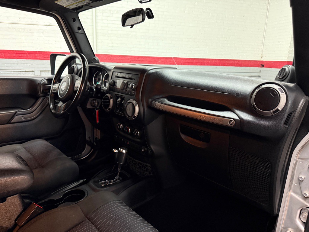 2012 Jeep Wrangler Unlimited Image 11