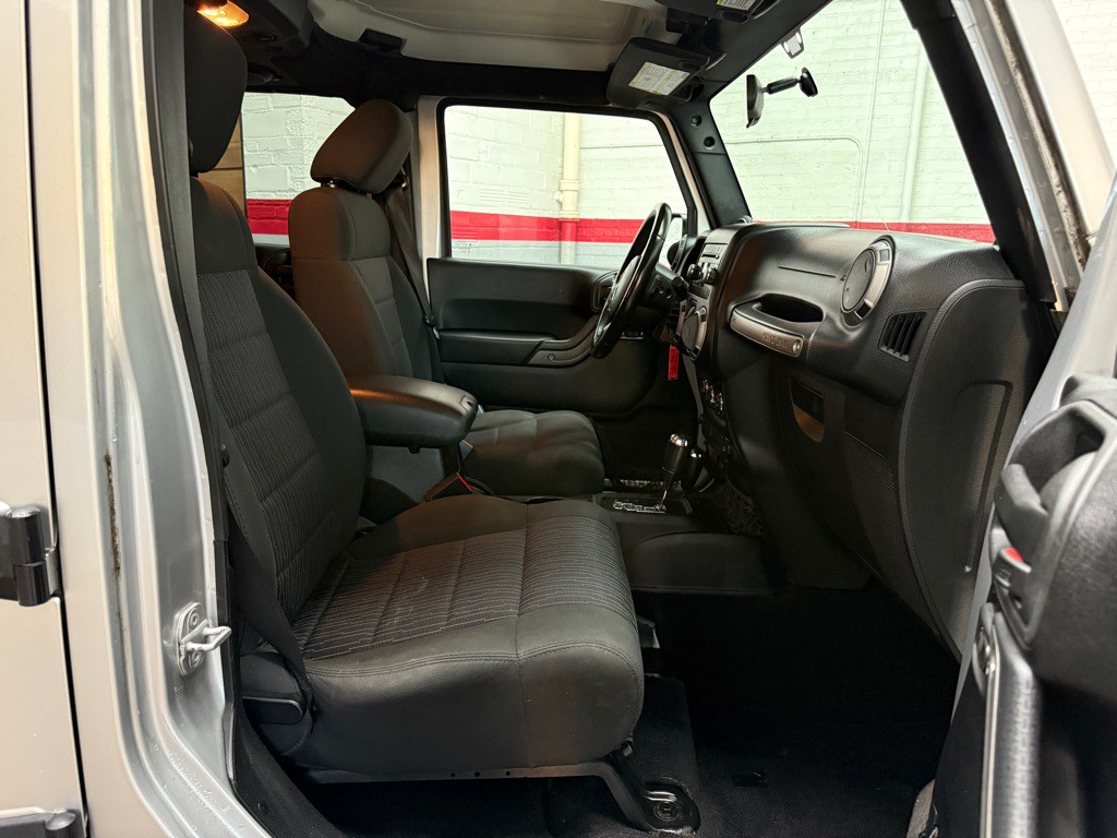 2012 Jeep Wrangler Unlimited Image 12