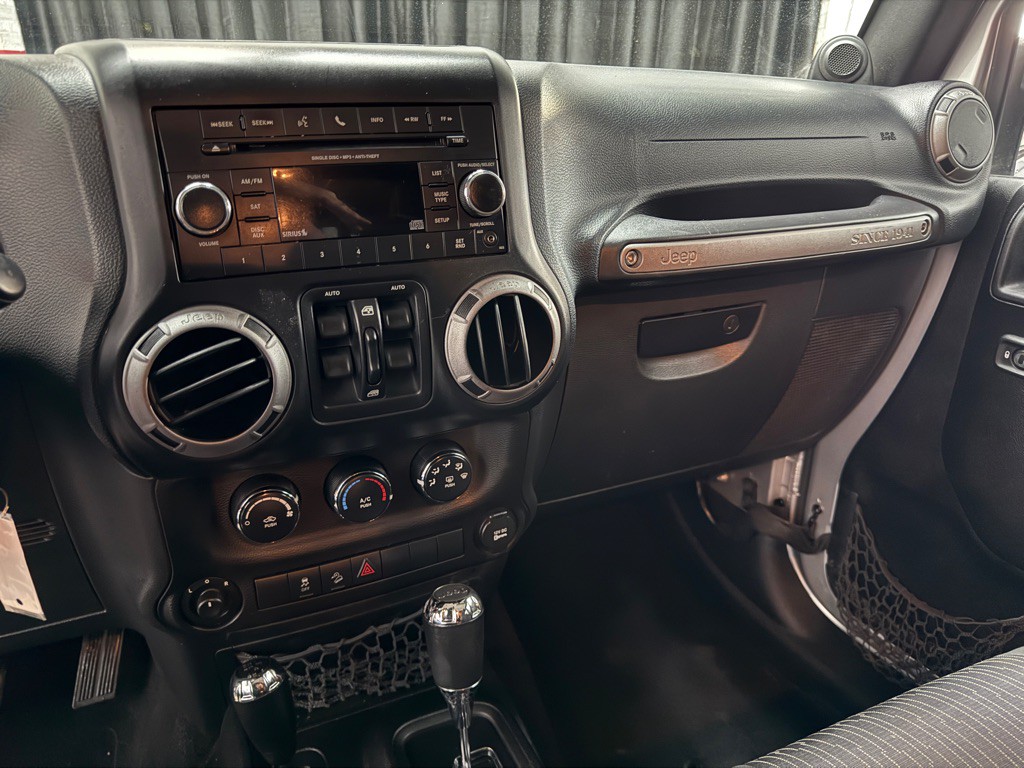 2012 Jeep Wrangler Unlimited Image 17