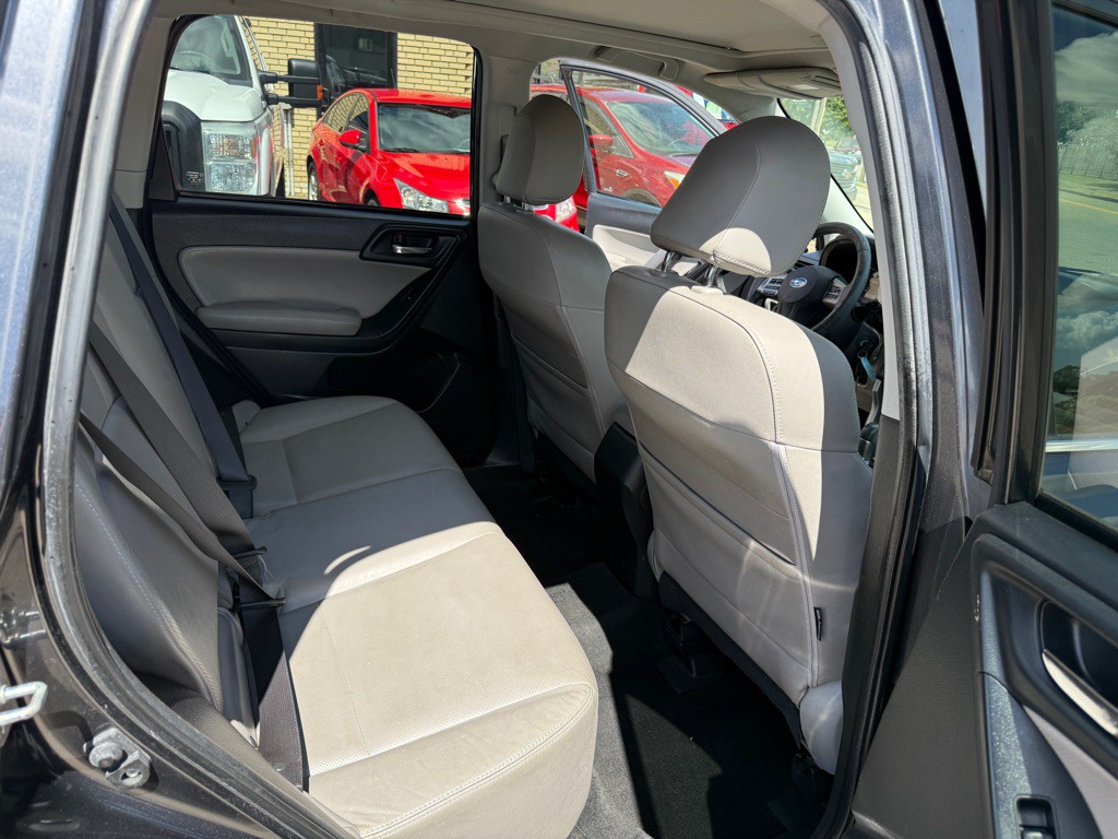 2014 Subaru Forester Image 10