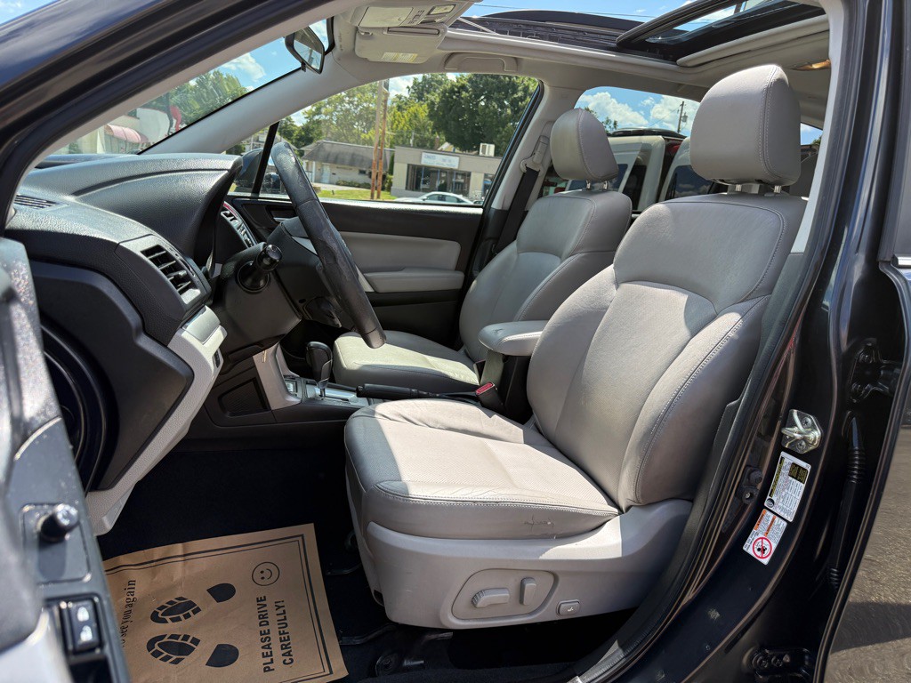 2014 Subaru Forester Image 14