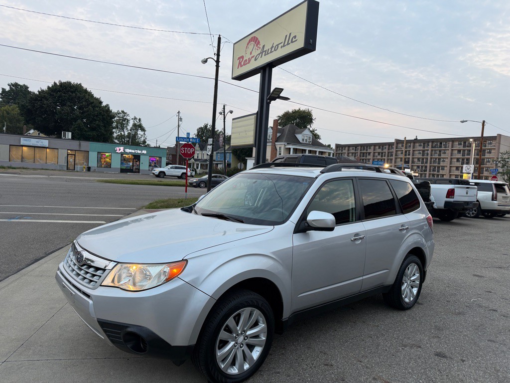 2011 Subaru Forester Image 1