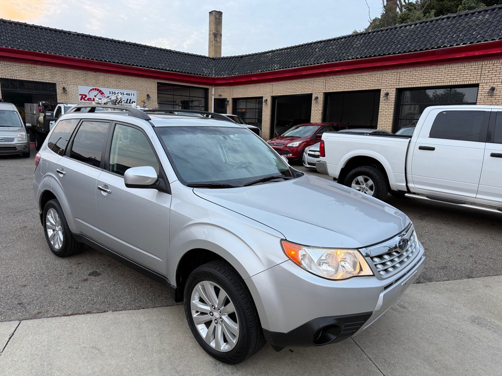 2011 Subaru Forester Image 2