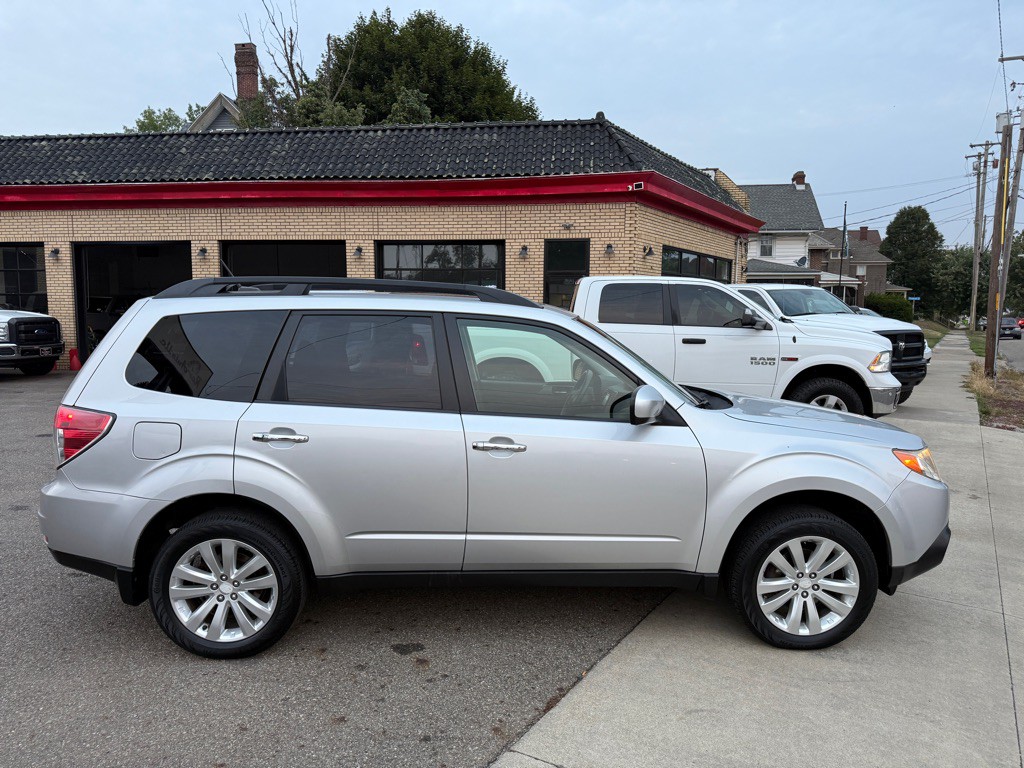 2011 Subaru Forester Image 3
