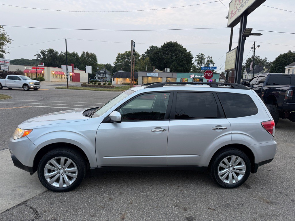2011 Subaru Forester Image 4